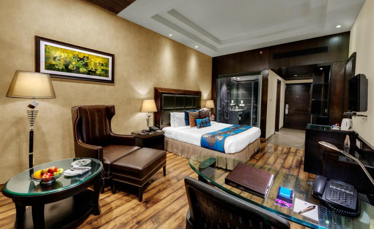 Superior Room,1627216495:JPEG